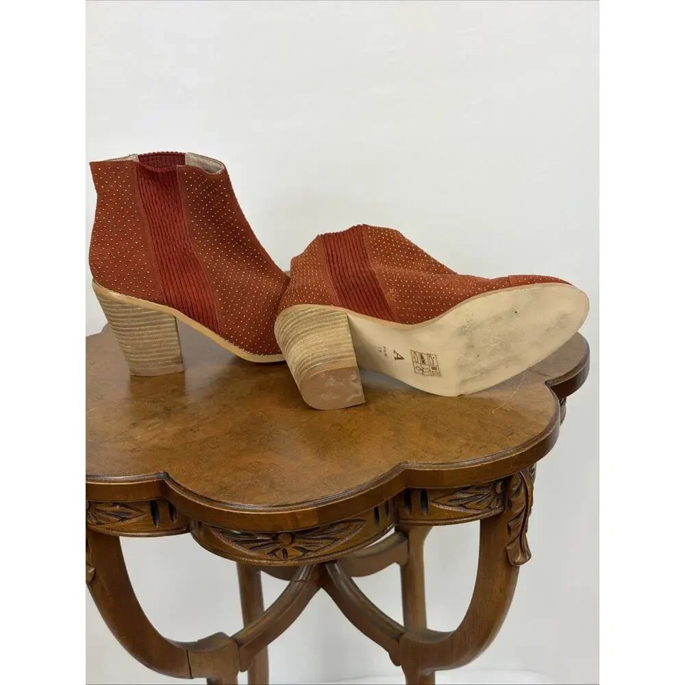 Anthropologie Terracotta Suede Ankle Boots Gold Studs Stacked Heel 8.5 Boho Rust - Picture 2 of 7